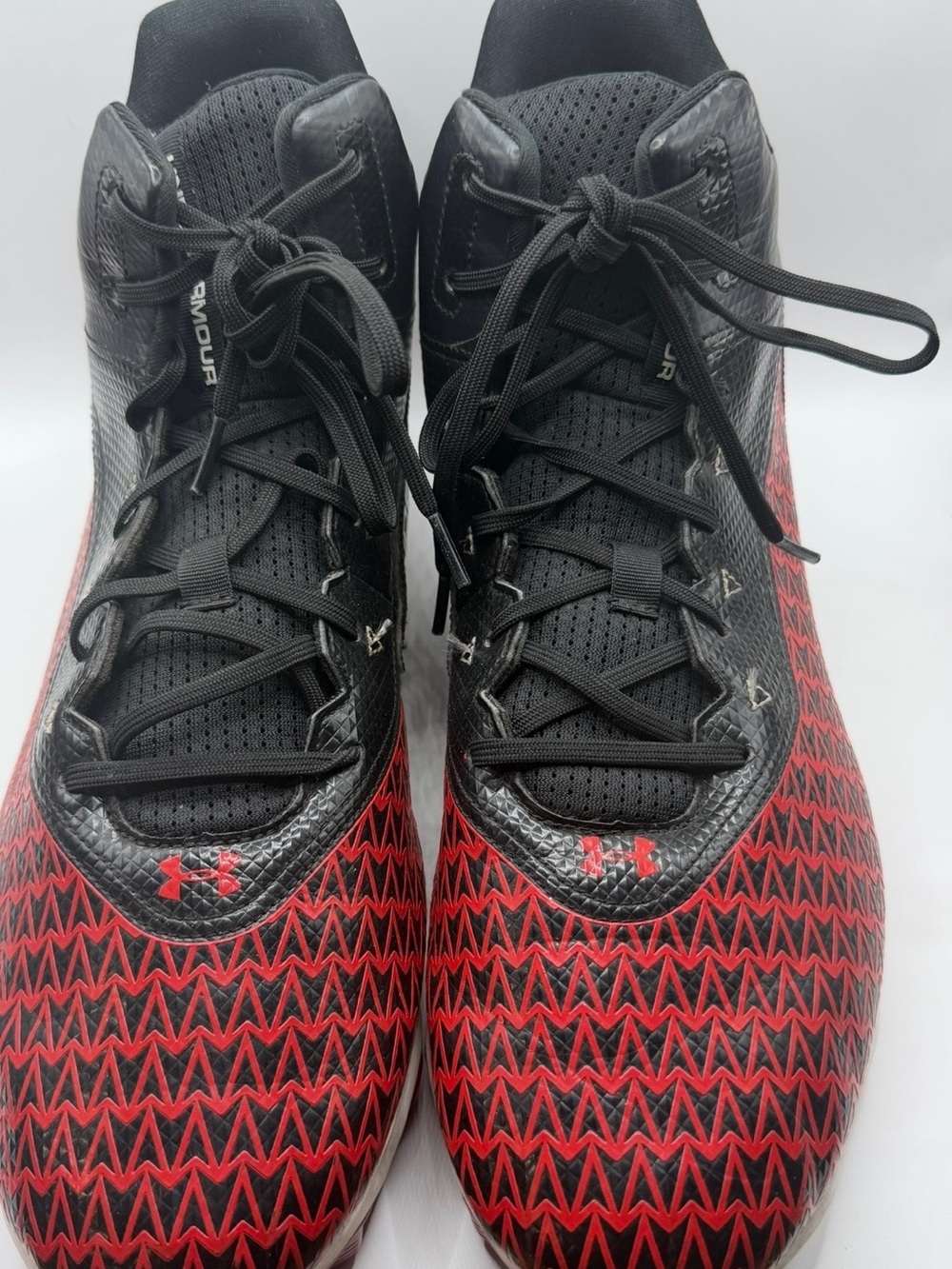 Under Armour Men’s Black & Red Athletic Cleats